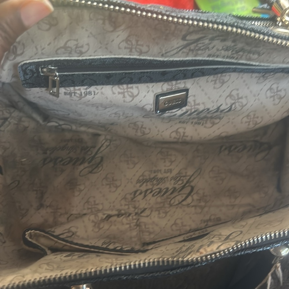 GUESS Handbag - Picture 5 of 8